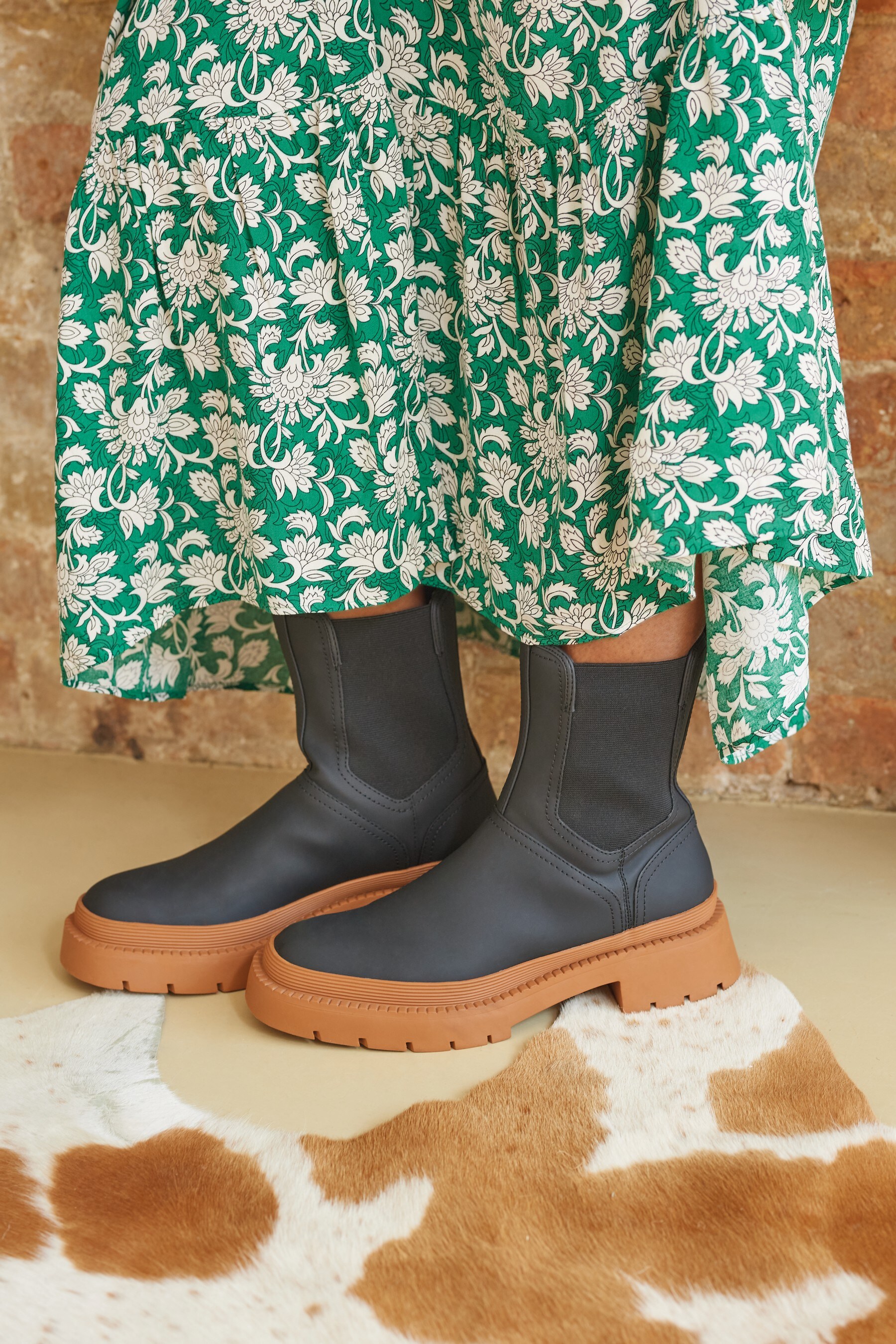 cold bay rubber chelsea boot