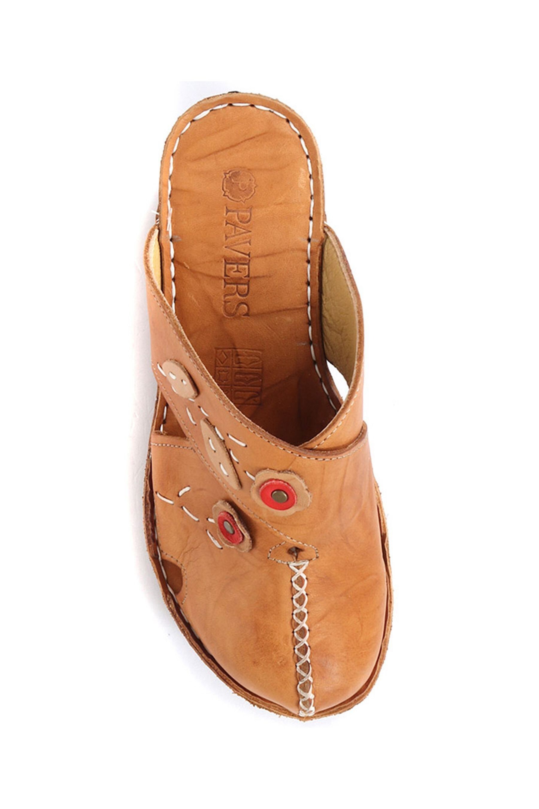 pavers casual clog