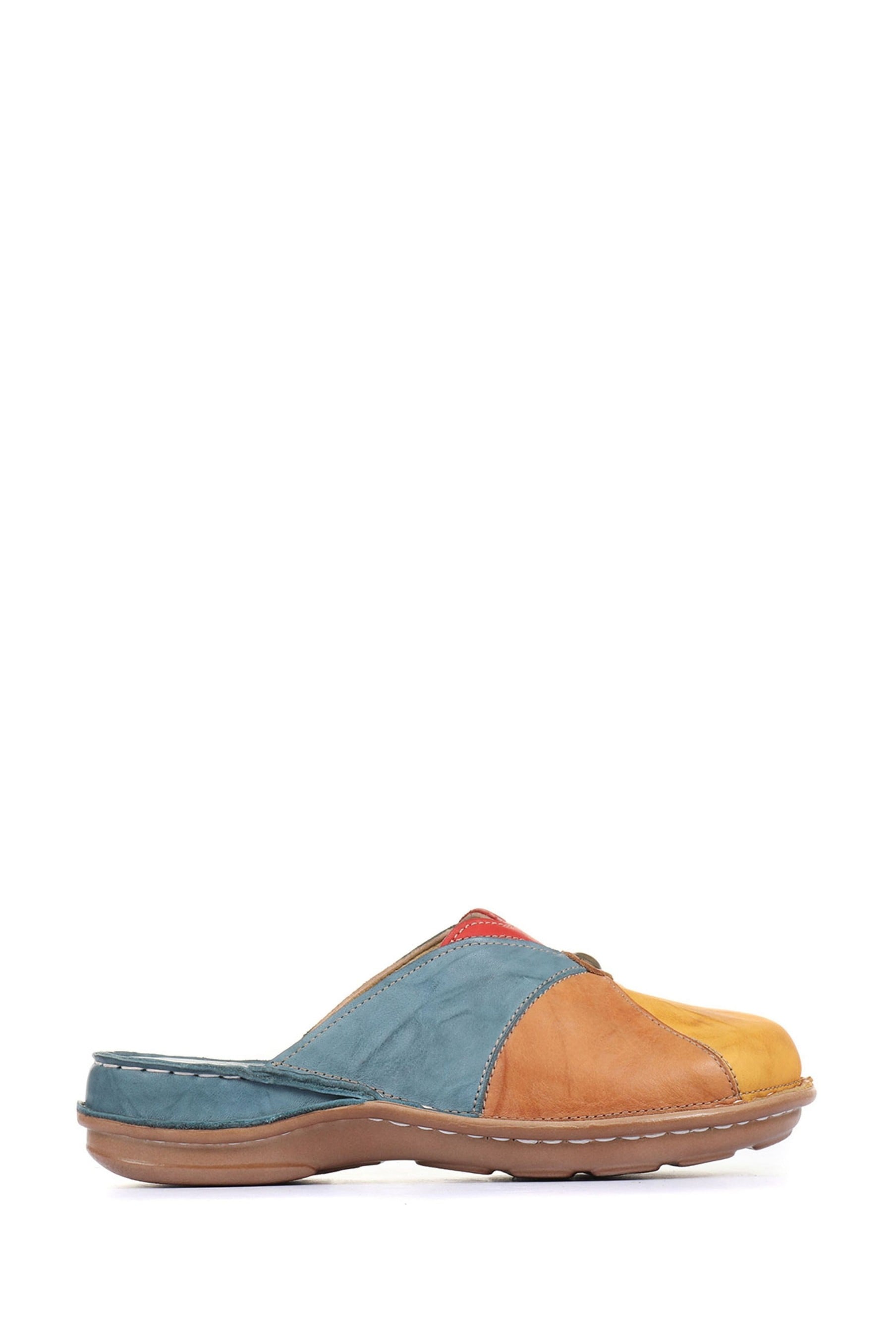 pavers casual clog