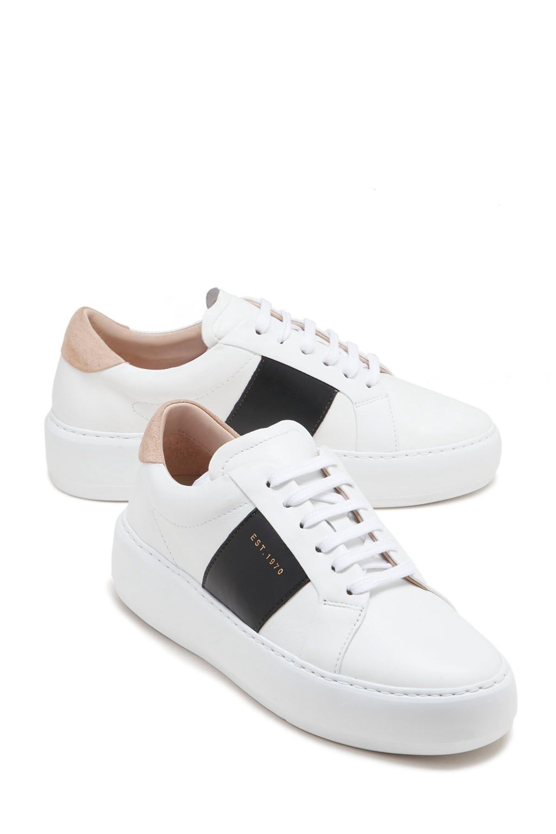 isla action leather platform trainer