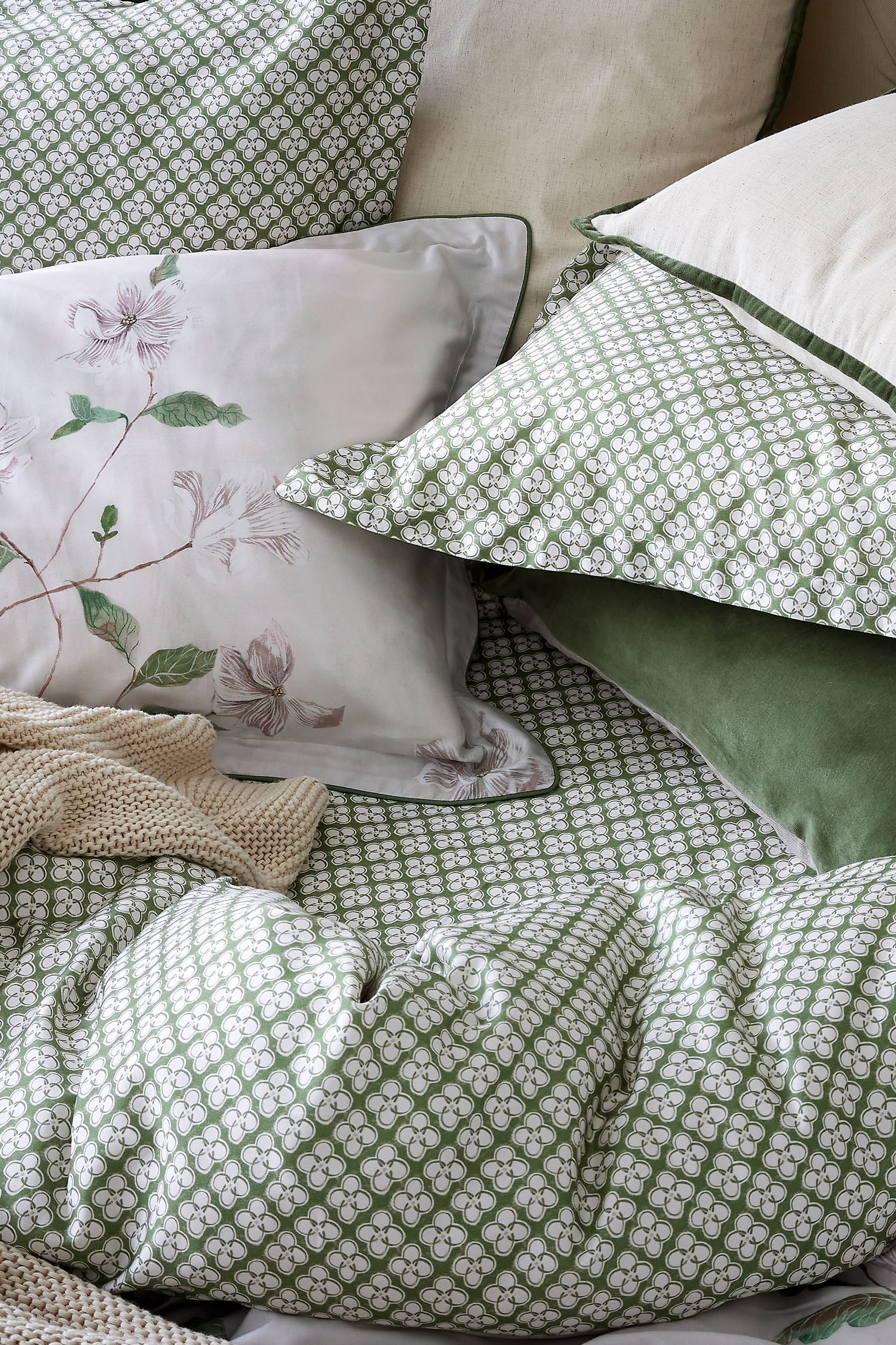 Buy Christy Magnolia 100& Cotton Duvet Set from the Laura Ashley online