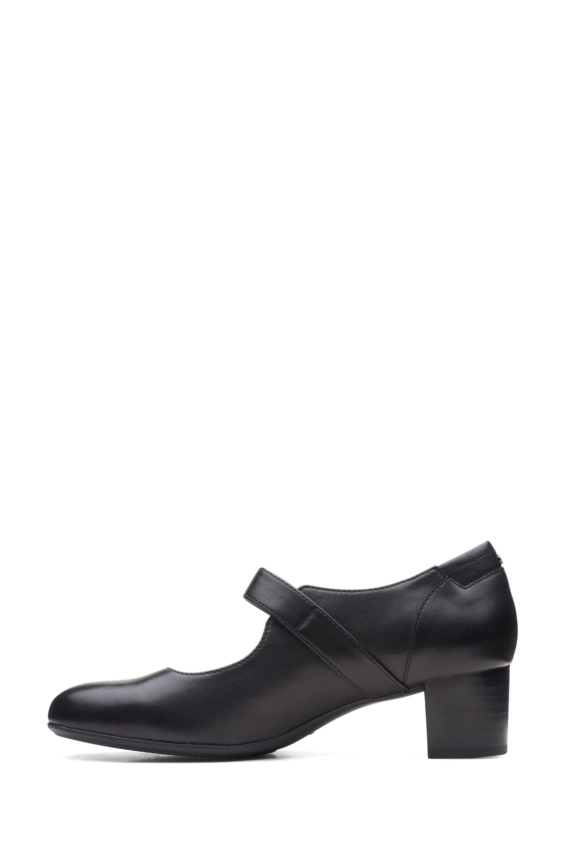 clarks linnae up black leather