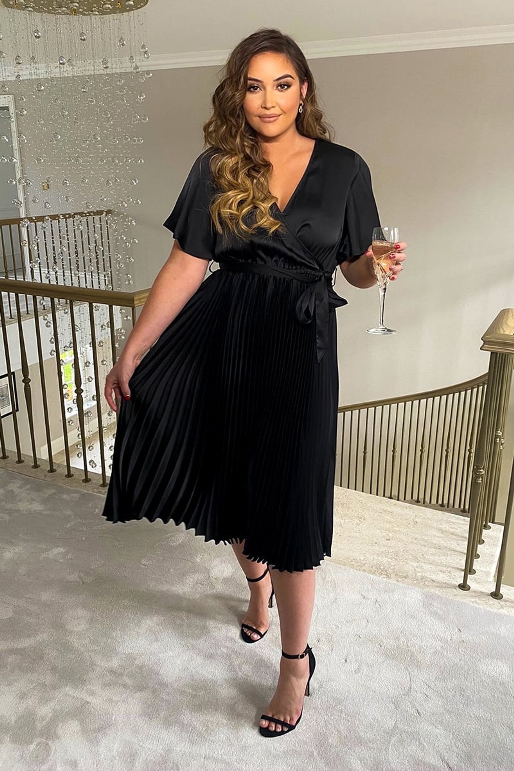 JAC JOSSA PINK PLEATED MIDI DRESS ~ womenâs curve fashion ~ womens plus size cami strap dresses