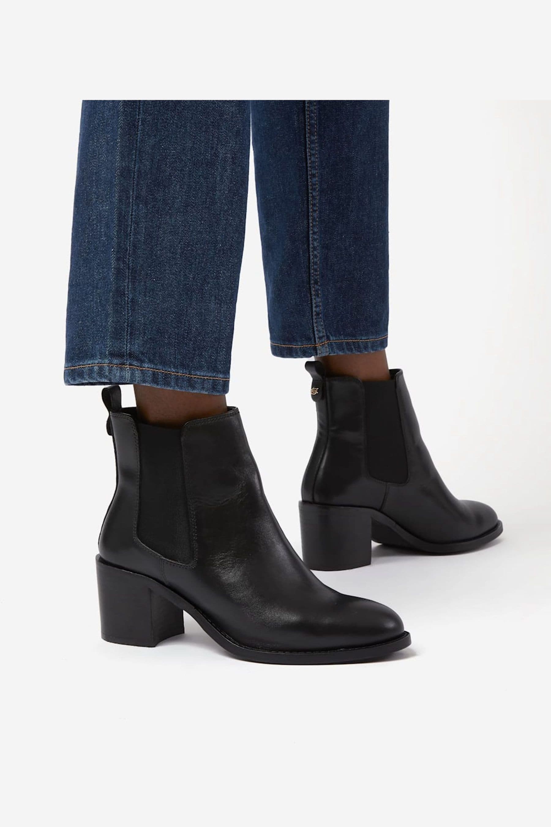 women's unr8ed zinon heeled chelsea boots