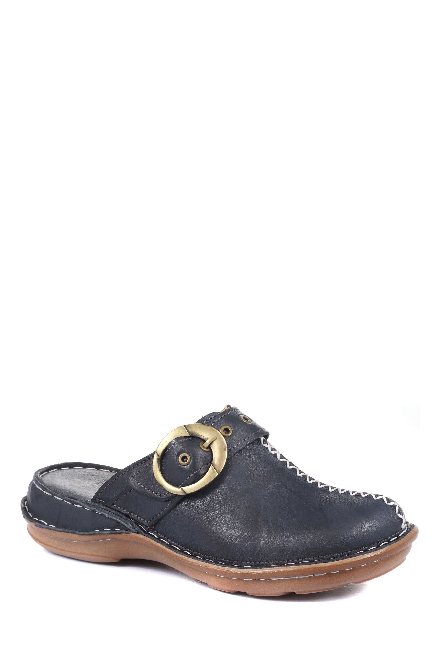 pavers casual clog
