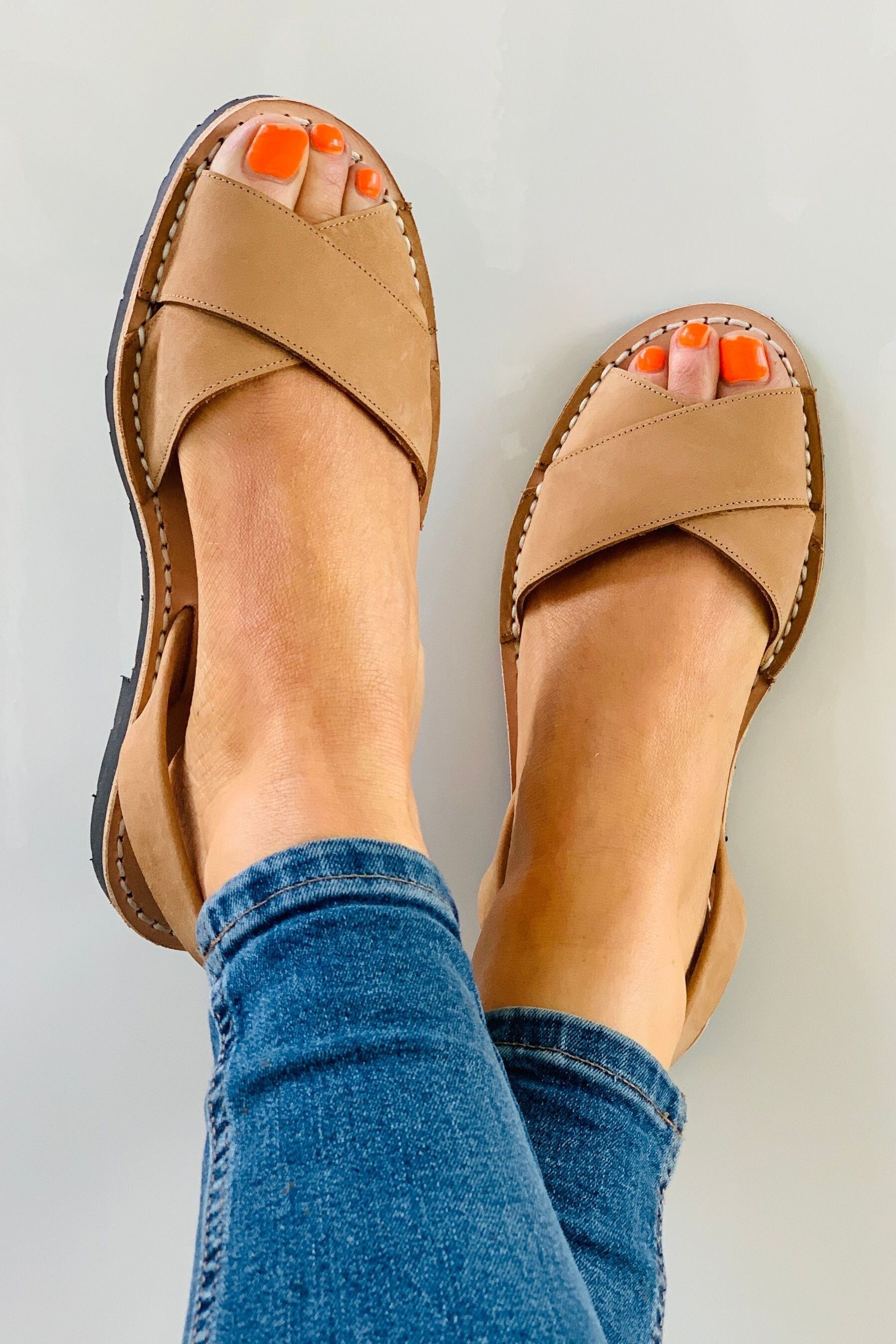 tan crossover flat sandals