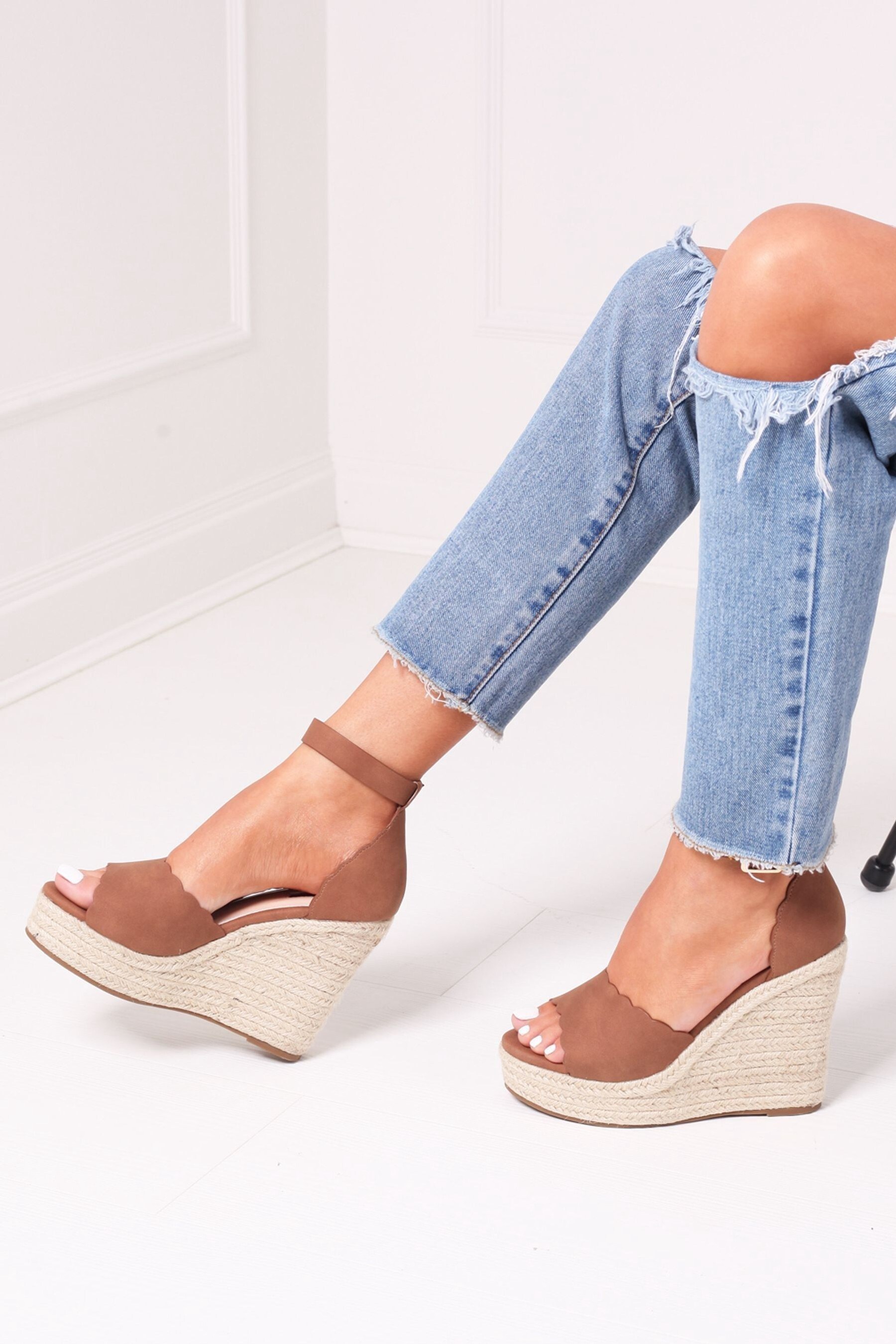 linzi beige boots