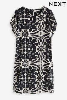 Black & White Gathered Short Sleeve Textured Boxy Mini Dress