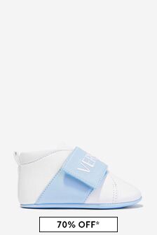 حذاء جلد أزرق مطرز بشعار للبيبي من الجنسين من Versace