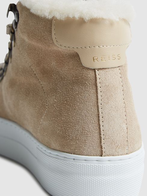 boot sneaker