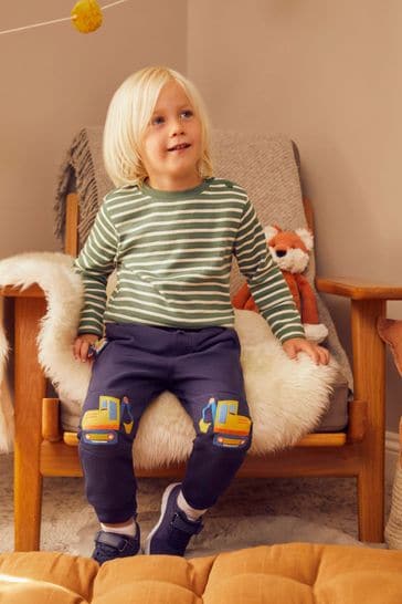 Pantalones de chándal azules de denim con mascota excavadora en el bolsillo y parche en la rodilla de Jojo Maman Bébé