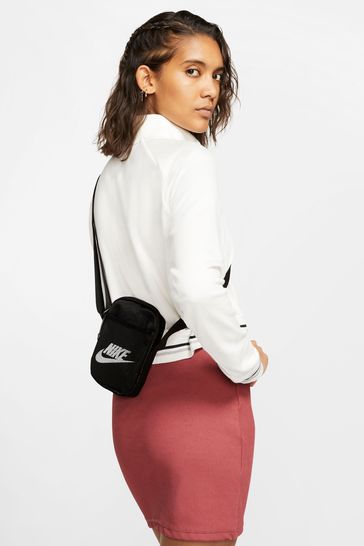Nike Black Heritage Crossbody Bag (Small, 1L)