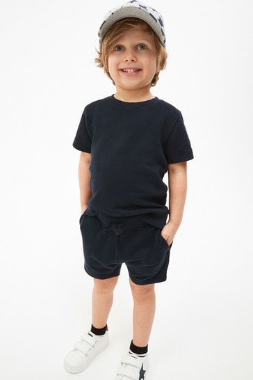 Plain t shirt and shorts set