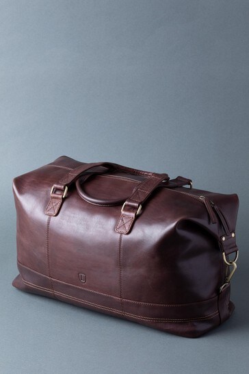Bolso de viaje de cuero marrón Keswick de Lakeland Leather