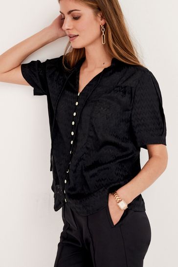 Black short sleeve shop ruffle top