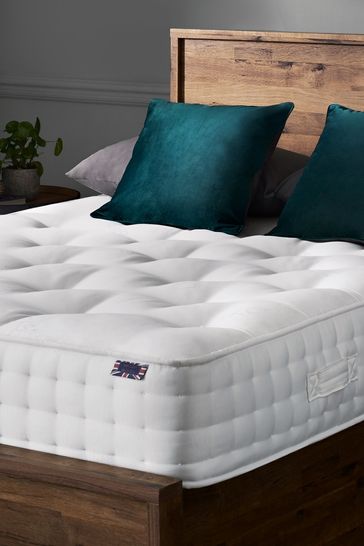 The Deluxe 2500 Mattress