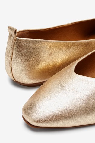 next signature shoes womens