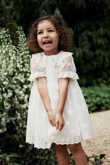 Little girl 2024 ivory lace dress