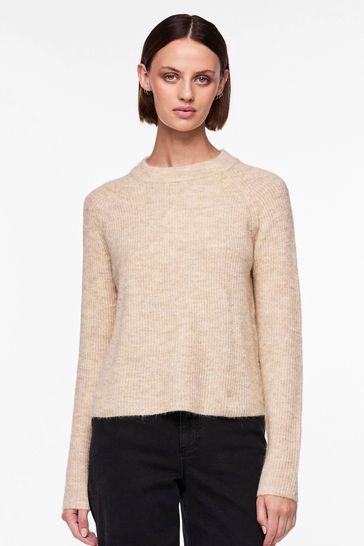 Soft touch outlet jumper