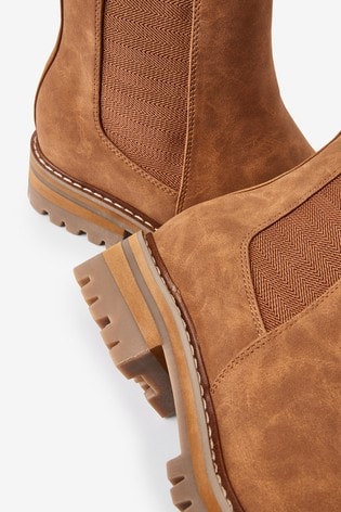 Tan chunky chelsea boots Clearance