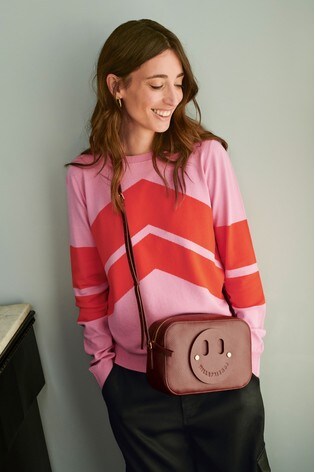 red pink jumper