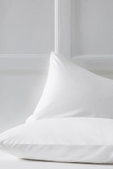 Set of 2 White Cotton Rich Pillowcases