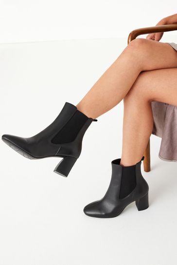Black Leather Forever Comfort with Motion Flex Heeled Chelsea Boots