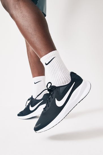 Nike Black/White Regular Fit Revolution 7 Extra Wide Road Running Trainers