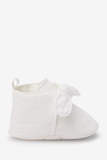 White Bootie Baby Shoes (0-18mths)