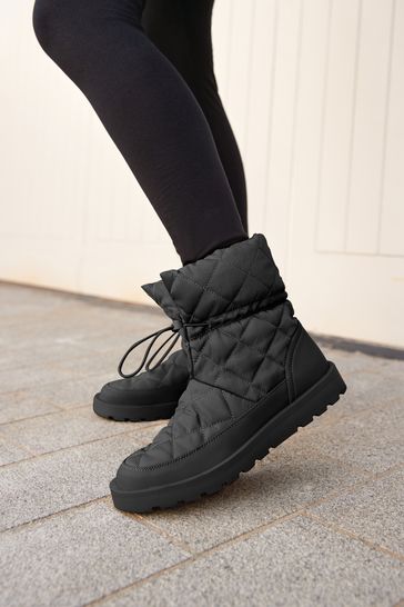 Black Forever Comfort® Quilted Boots