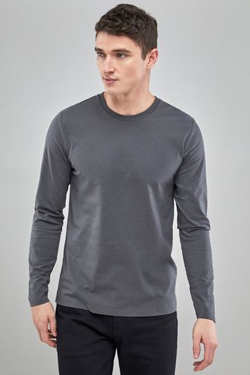 Camiseta gris antracita con cuello redondo y manga larga