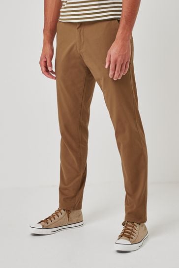 Pantalones chinos elásticos de corte slim en marrón tostado