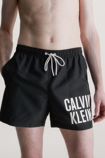 Shorts de baño negros de Calvin Klein