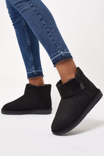 Lipsy deals quilted boots