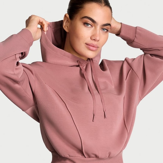 Hoodies & Sweatshirts