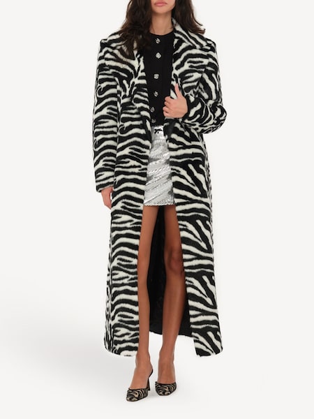 Black Fluffy Clasp Coat (AJ8083) | £585