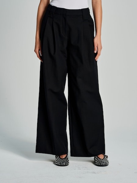 Black Mid Waist Loose Fit Pleat Trousers (AP9569) | £195
