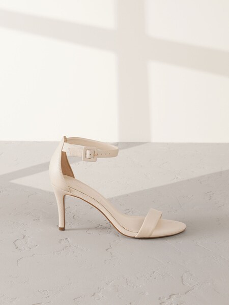 Bone Signature Premium Leather Round Toe Buckle Detail Mid Simple Sandals (AW4754) | £60