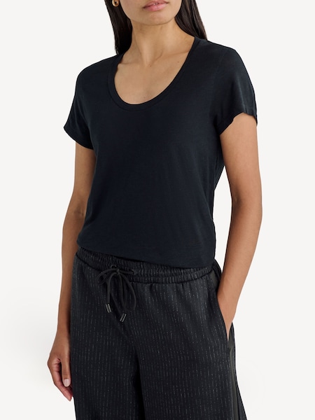 Short Sleeve Scoop Neck T-Shirt (D79015) | £50