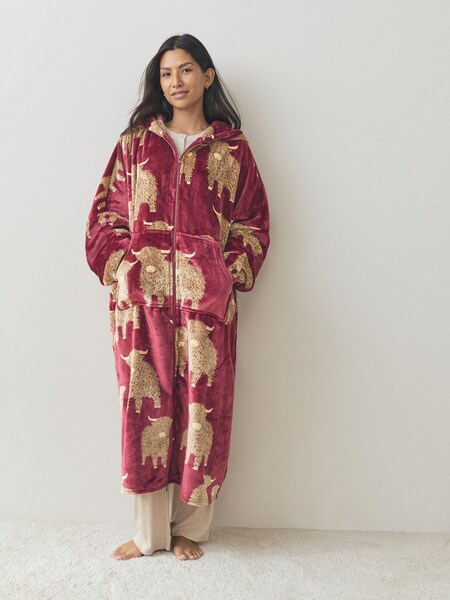 Burgundy Red HamishThe Highland Cow Oversized Hooded Blanket (F70267) | £36