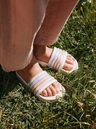 Pastel Rainbow Sliders