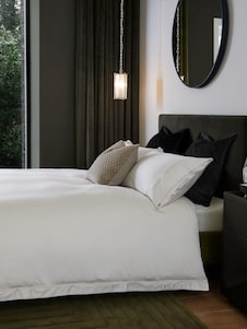 Next סט ציפה לפוך וציפית יוקרתי, %100 סאטן כותנה בצפיפות של 600 חוטים, קולקציית לוקס