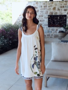 B by Ted Baker, תחתית לבנה פרחונית עם כתפיות בדוגמה מחוררת, %100 כותנה