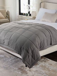 Next כיסוי מיטה מרופד