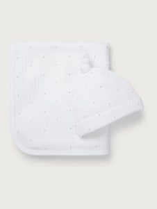 The White Company בצבע לבן סט של כובע ושמיכה בדוגמת תפירת טלאים בעיטור כוכבים