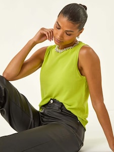 Roman גופיה סרוגה עם עיטור בצווארון