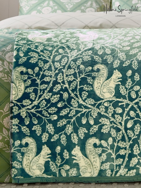 Helena Springfield Squirrels Extra Cosy Fleece Throw