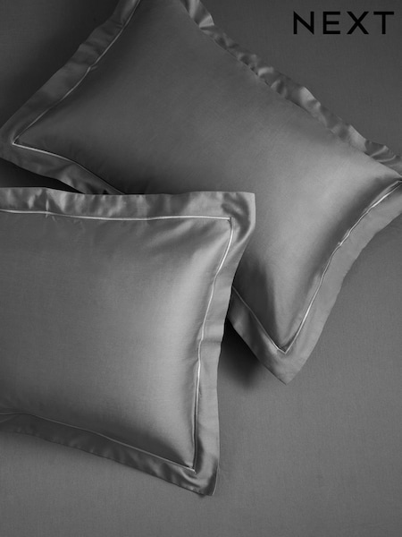 Set of 2 Silver Grey 300 Thread Count Collection Luxe 100% Cotton Pillowcases (160207) | £16 - £18