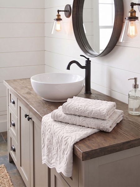Allure Bath Fashions Gracie Floral Jacquard Scalloped Towel