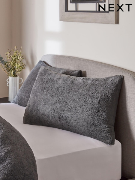 Set of 2 Charcoal Grey Soft Teddy Fleece Pillowcases (230018) | £8